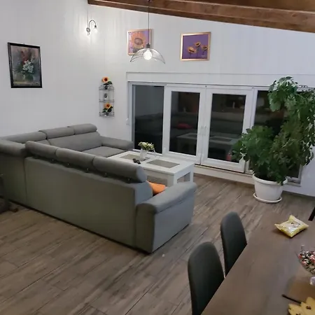 Sunflower Willa Mostar