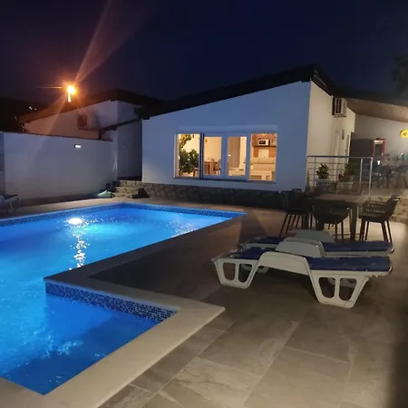 Sunflower Villa *